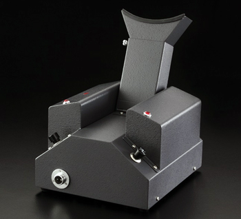 ���g�A�Z�g���p���O�����C�g